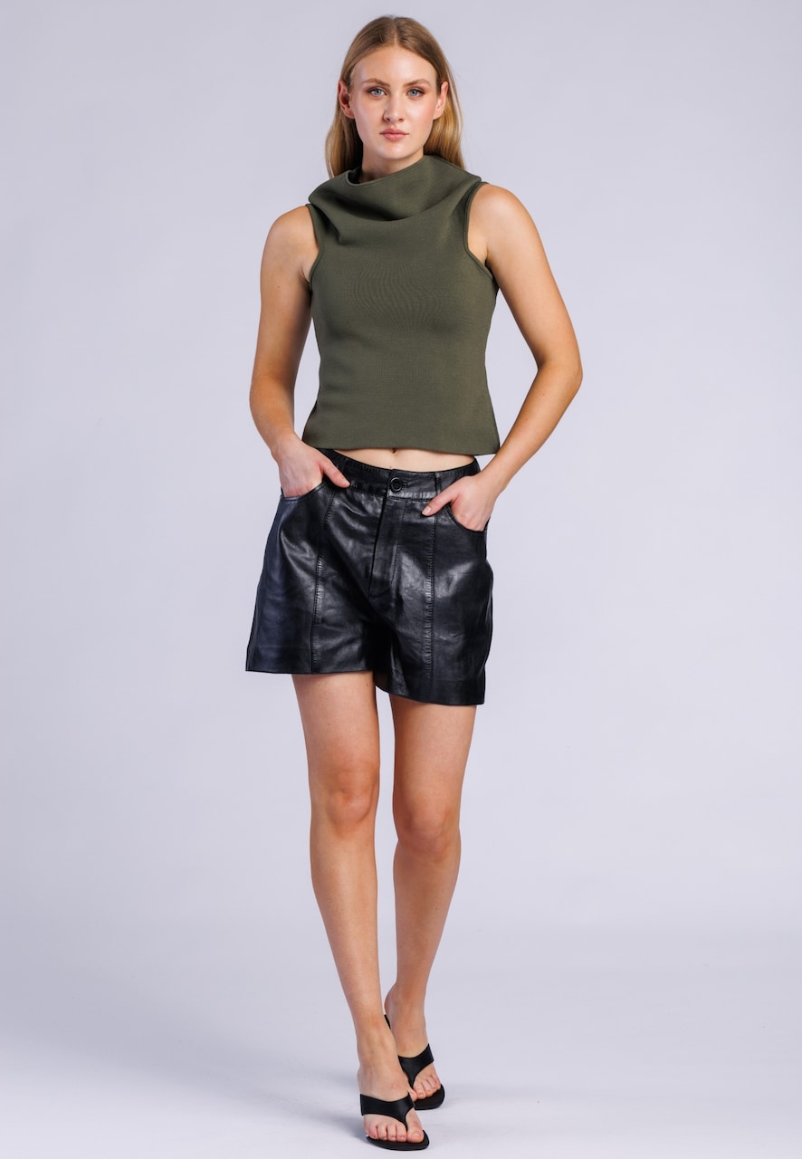 Women's Black Leather Shorts – Relaxed Side-Pocket Style